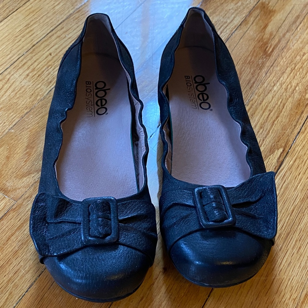 Abeo Tabitha Black Flats with Buckle Bow